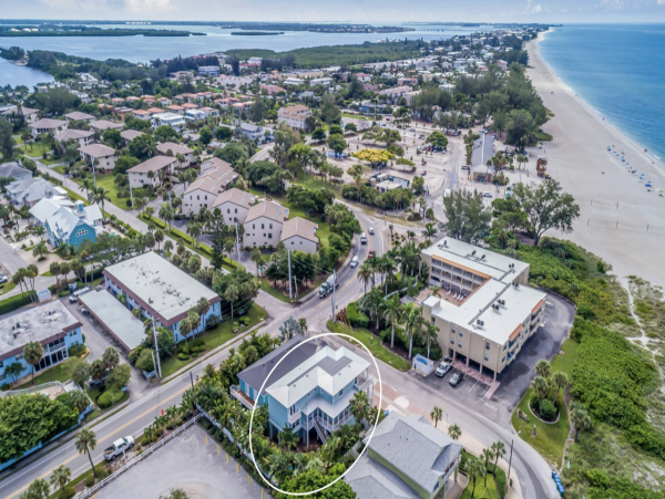 Expansive Beach Home - Casual Luxury - Steps to the Beach